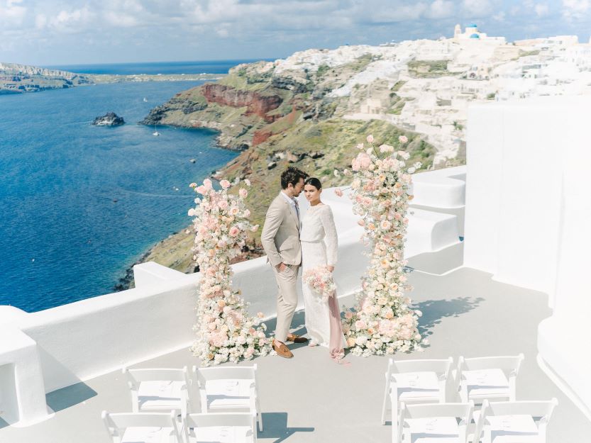 Santorini elopement venue, destination elopement, elope to santorini, santorini wedding venue, destination wedding santorini, wedding venue, destination elopement venue, sunset venue